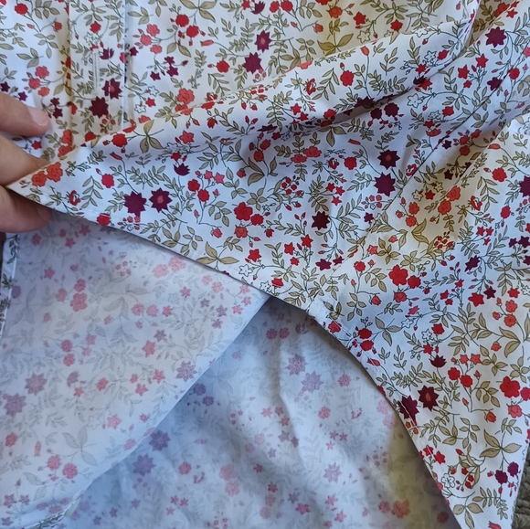 L.L Bean 🌸 wrinkle resistant button down - Picture 7 of 11